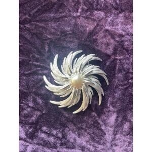 Sarah Coventry Signed Vintage Silver Starburst Spiral Large Brooch With Pearl